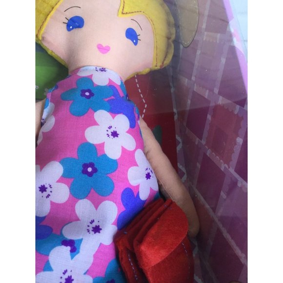 Well Made Toy Little Miss Bon Voyage Oksana Moscow Russia Doll With Accessories - Picture 10 of 10